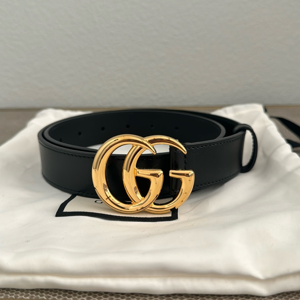 GUCCI GG Marymount leather belt shiny gold buckle
size 75 
minor scratchs on GG